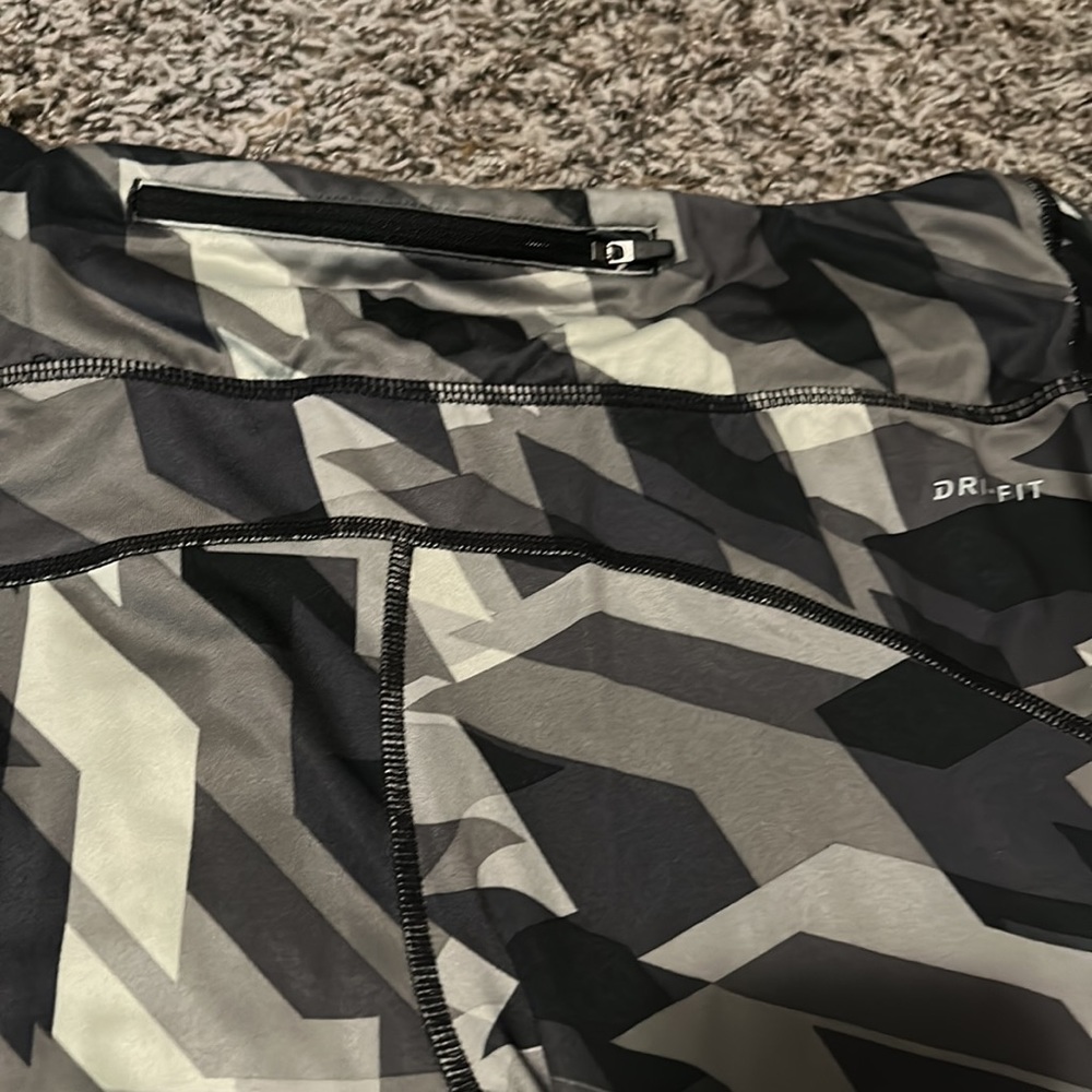 Nike leggings - Picture 4 of 6